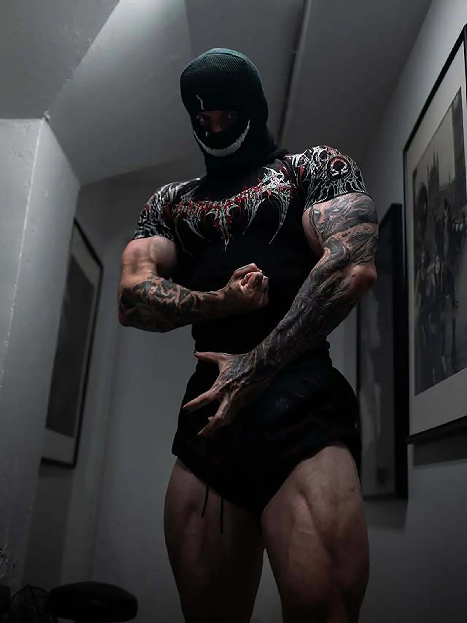 ALMASTRONG Men’s Gothic Gym T-shirt