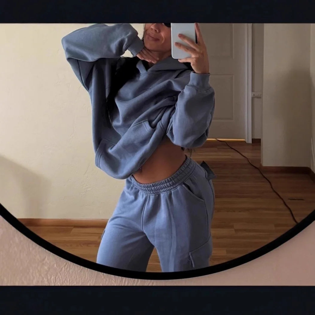 Women’s high-waist wide-leg cargo pants by ALMASTRONG, streetwear utility trousers with multiple pockets and relaxed fit.