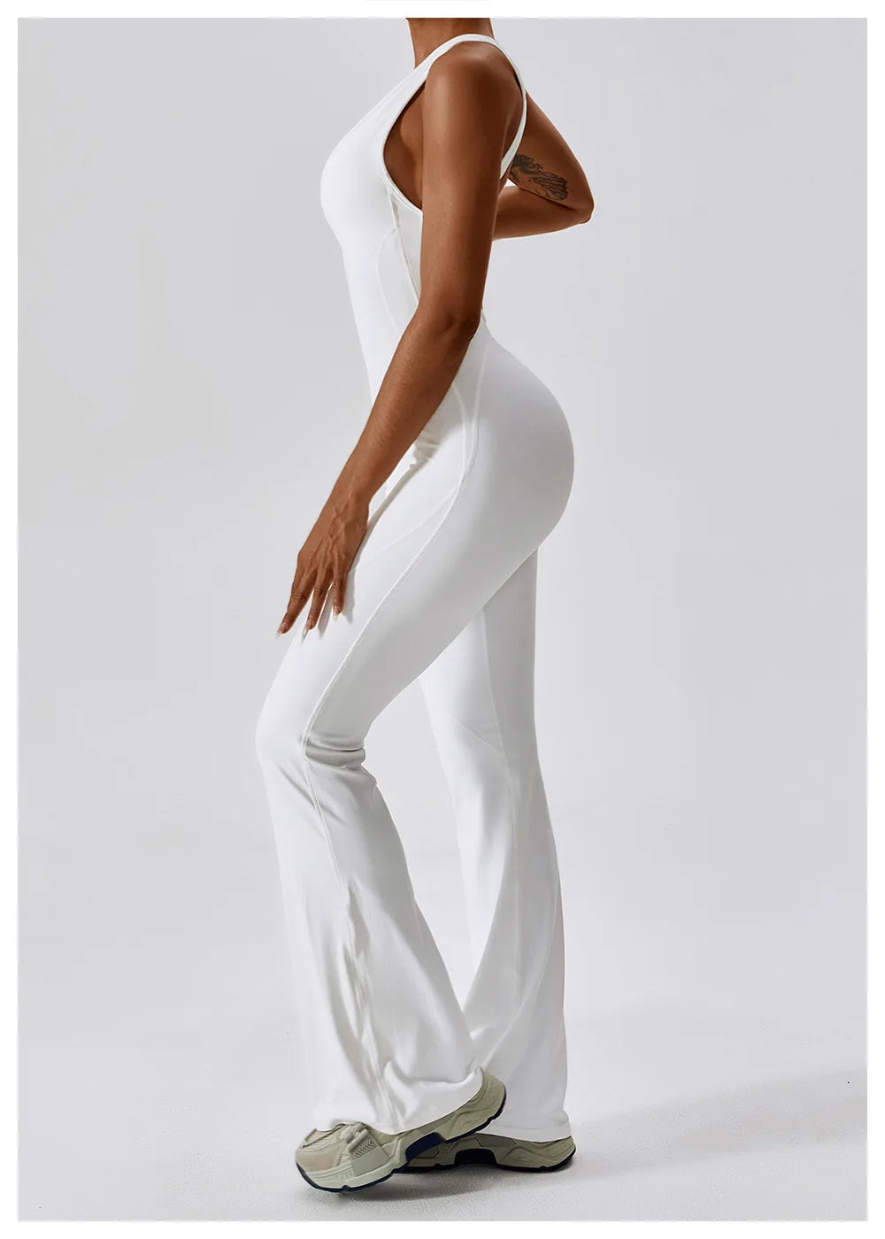 ALMASTRONG women's sports jumpsuit and yoga bodysuit, stretchy gym set ideal for training, fitness, and yoga workouts.