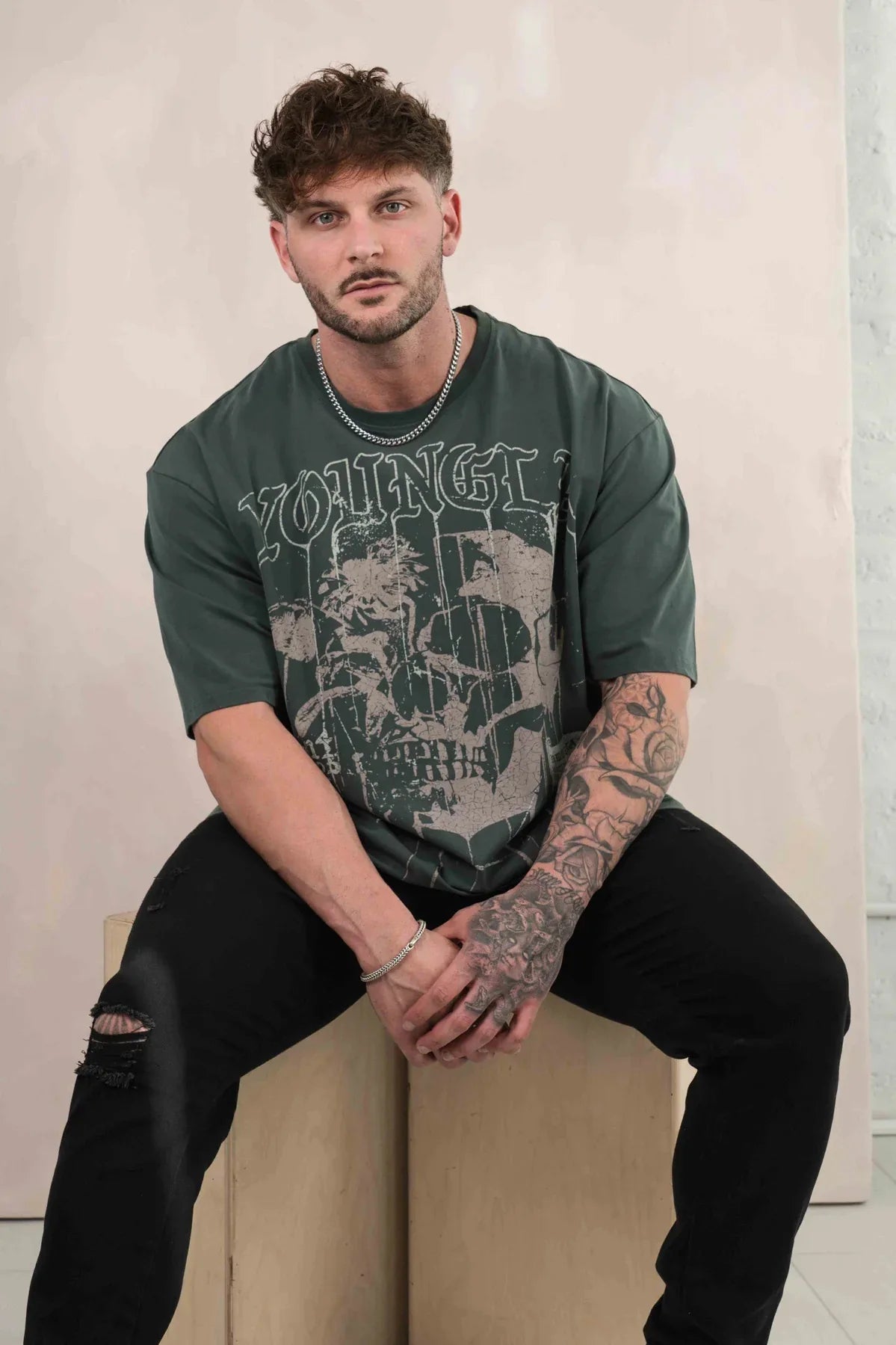 ALMASTRONG Men’s Oversized Sports T-Shirt – American Style Gym & Training Tee